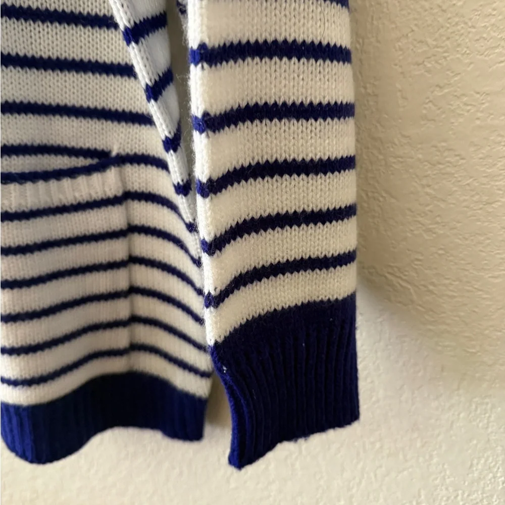 A’Milano Navy and White Striped Turtleneck‎ Sweater size Large pockets